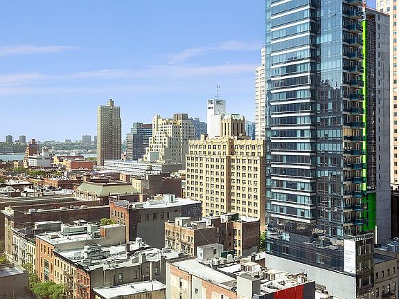 3rd image of 247 W 46th St #1506