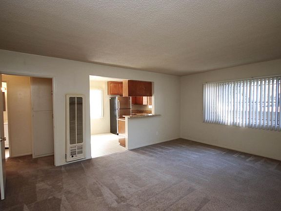 4th image of 695 E Villa St APT 1