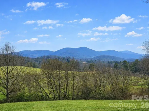 215 Lane Rd, Flat Rock, NC 28731