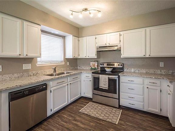 Granite counters and plenty of cabinet space!