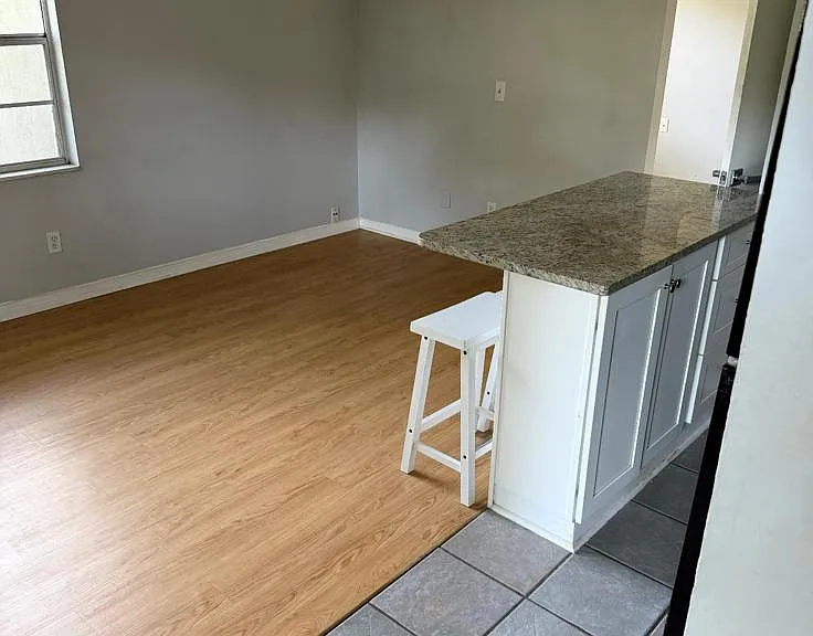 727 S Mills Ave #1 — Photo 3