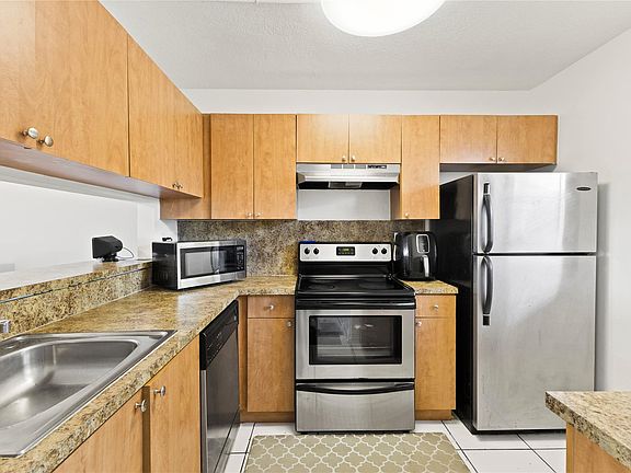 4th image of 3199 Foxcroft Road #304