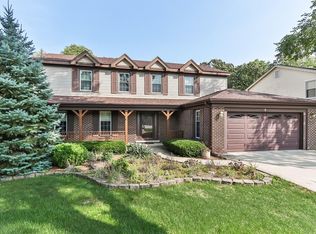 9 Branchwood Dr, Schaumburg, IL 60193