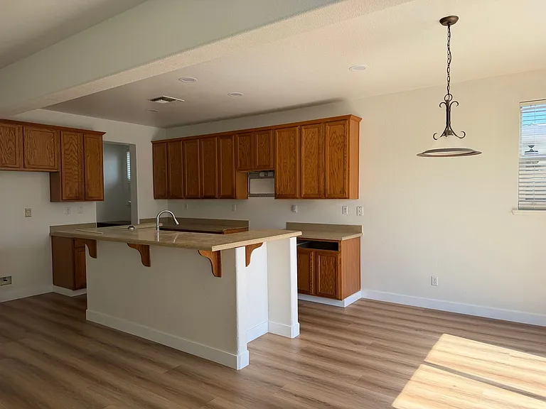 8313 Dandelion Dr — Photo 2
