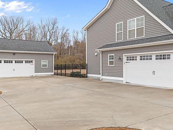 5th image of 2909 Avon Road