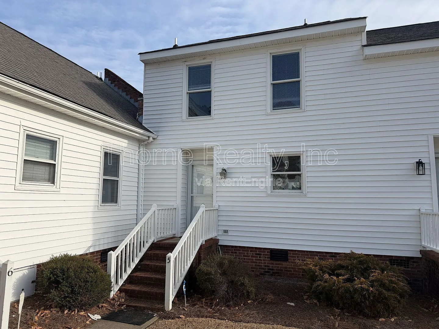 3 bed, 2.0 bath, 1329 sqft, $1,350 — Photo 2