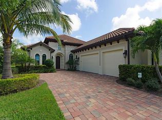 7263 Lantana Cir, Naples, FL 34119