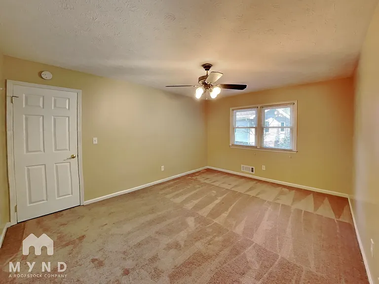 1645 Brantford Dr — Photo 17