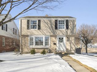 5281 North Kent AVENUE, Whitefish Bay, WI 53217