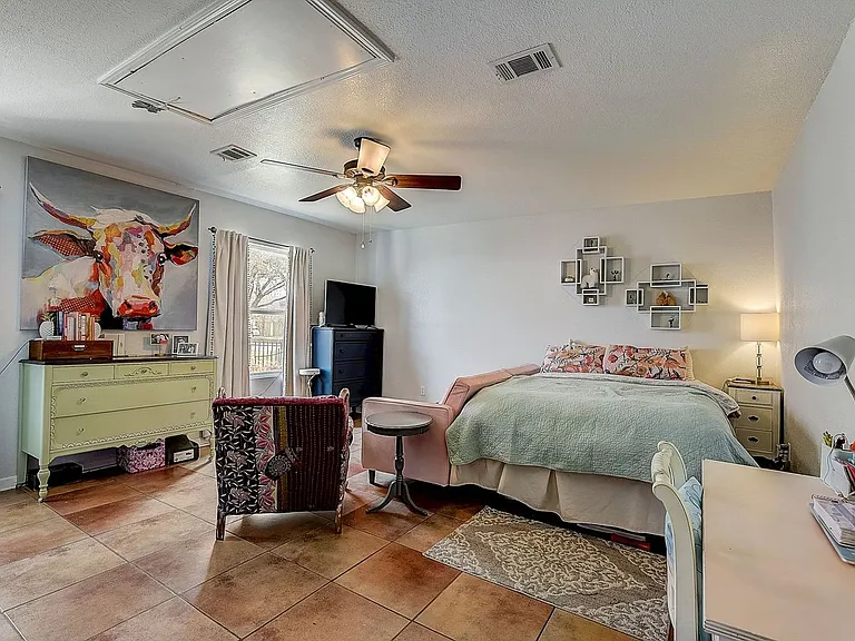 3256 Greene Ave — Photo 6