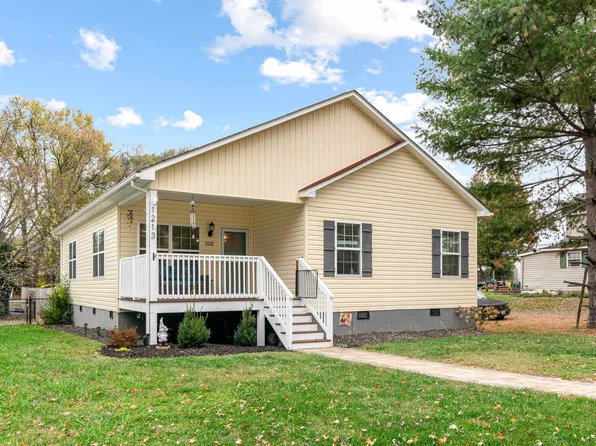 1213 3rd St, Radford, VA 24141