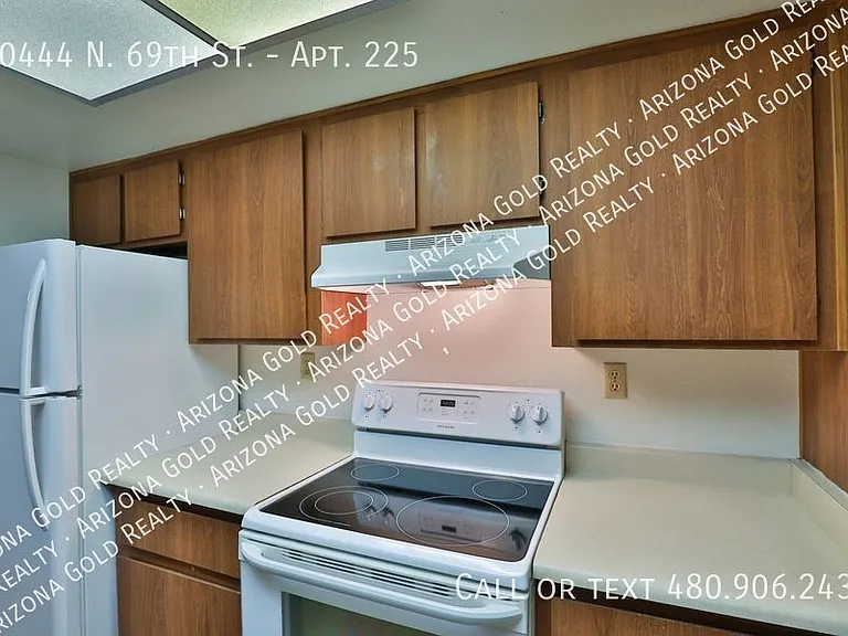 10444 N 69th St #225 — Photo 11