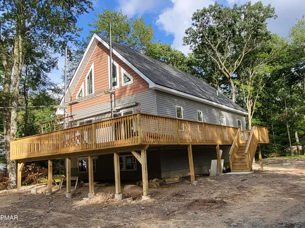 144 Tommys Ln, Pocono Lake, PA 18347