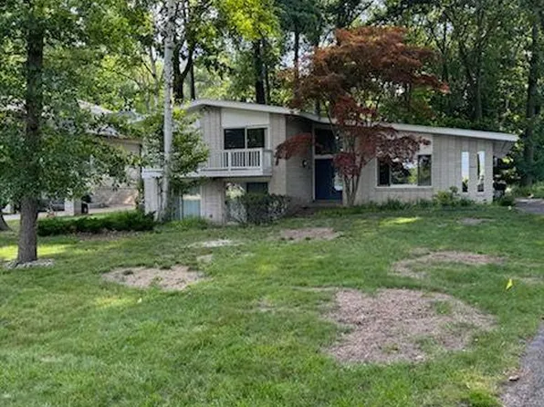 3763 Indian Trl, Orchard Lake, MI 48324