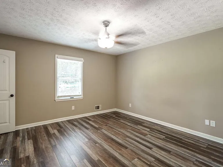 5240 Emmett Still Rd — Photo 14