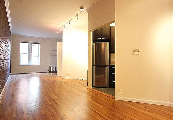 2nd image of 100 W 87th St APT 3A