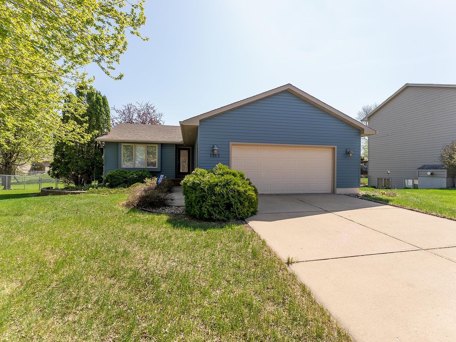 1512 S Hillview Rd, Sioux Falls, SD 57110 Zillow