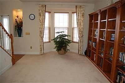 5th image of 107 Vanessa Ct