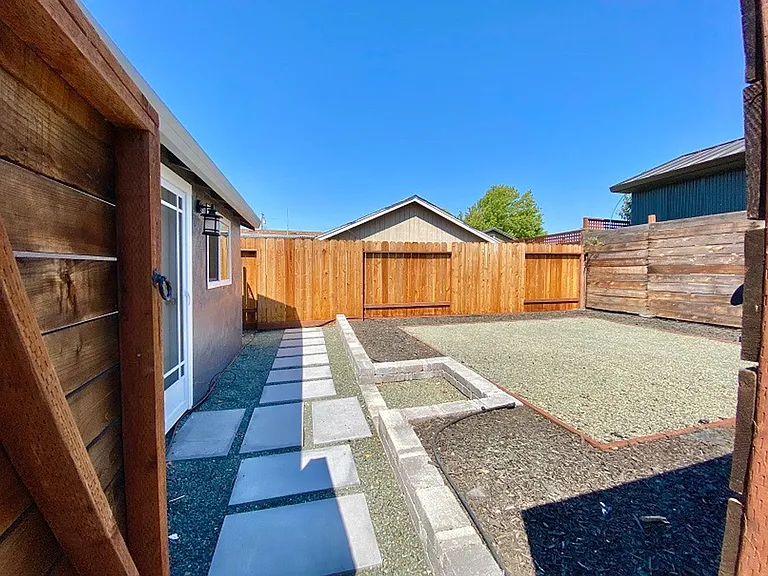 1407 Vale Ave — Photo 4