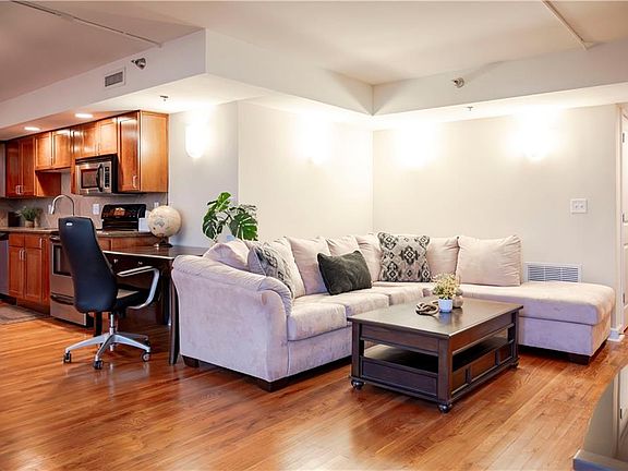 5th image of 600 E Admiral Blvd #604