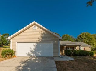352 Royal Oaks Dr, Winder, GA 30680