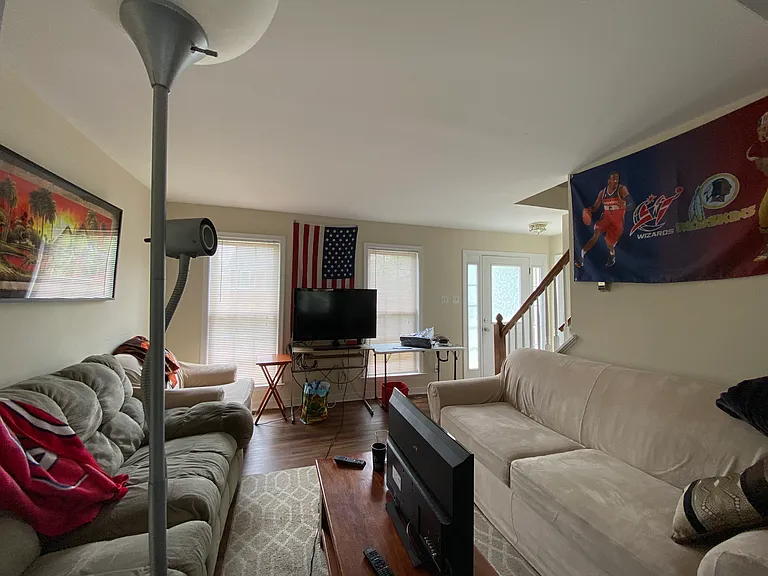 1608 Wallace St — Photo 33