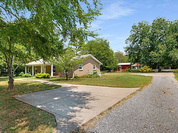 2nd image of 2564 Pitts Ln