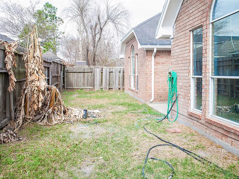 6223 Newbury Dr — Photo 25
