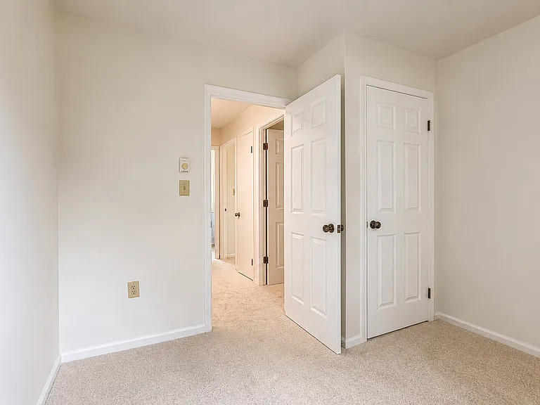 132 Marion Ter — Photo 19