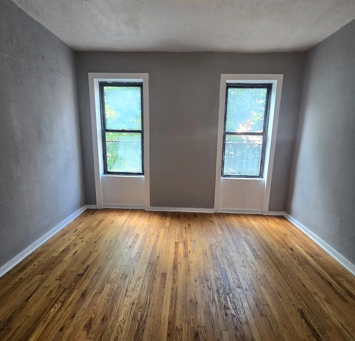3 bed, $2,100 — Photo 3