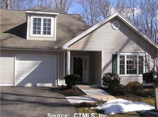 14 Shipston Dr, West Hartford, CT 06117