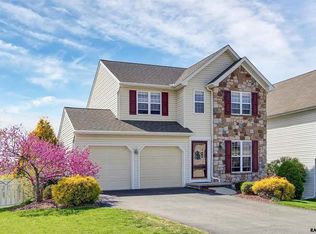 880 Thomas Armor Dr, Windsor, PA 17366