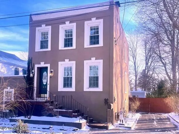 166 Lincoln Avenue, Saratoga Springs, NY 12866