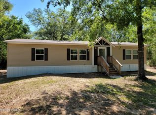 2852 Feral Ln, Caryville, FL 32427
