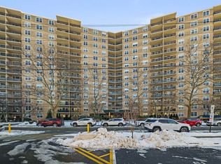 2200 Central Rd #6H, Fort Lee, NJ