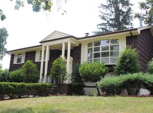 248 Virginia Ct, Paramus, NJ 07652