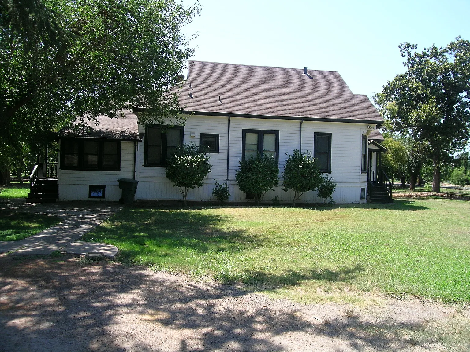 20300 E Comstock Rd photo 1