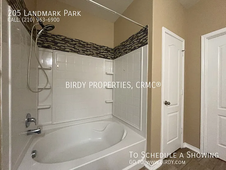 205 Landmark Park — Photo 20