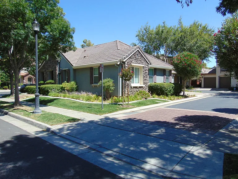 310 W Viento St — Photo 1