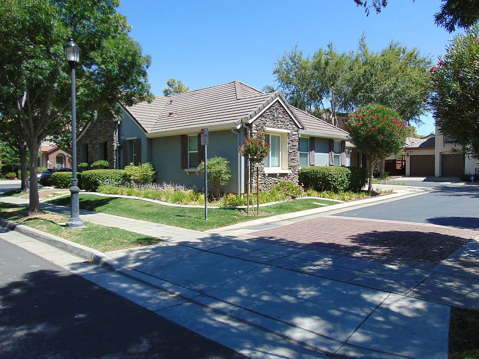 1st image of 310 W Viento St