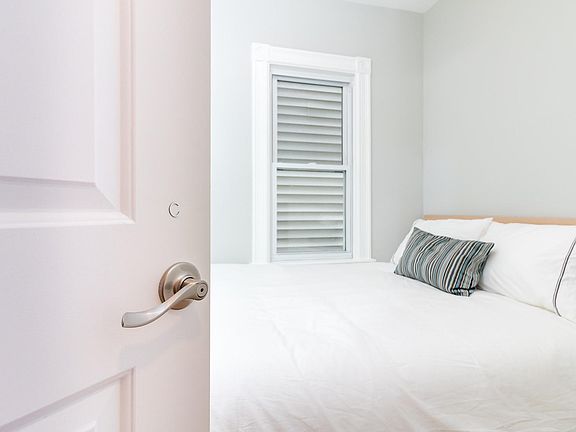 2nd image of 153 Trenton St #2
