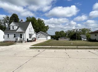 846 Jackson St, Manitowoc, WI 54220