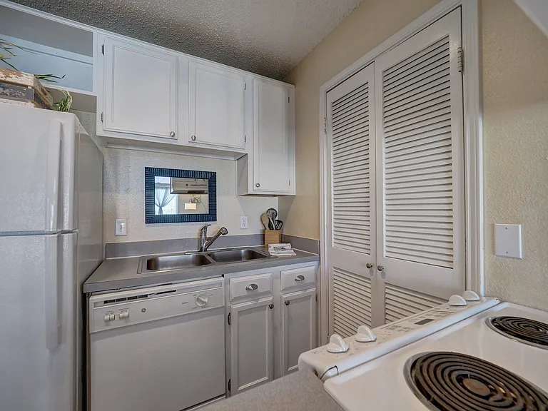 14721 Whitecap Blvd #381 — Photo 6