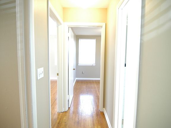 5th image of 928 Rodney Dr