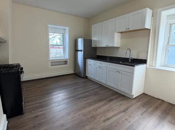 (undisclosed Address), Pawtucket, RI 02860