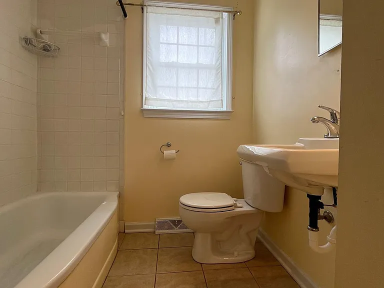 2610 Colonial Ave SW — Photo 15