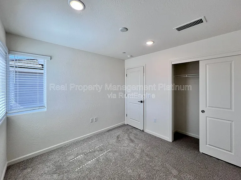 2065 N Wagon Ln — Photo 9