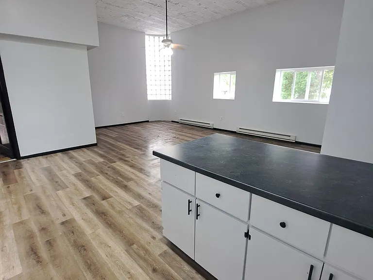 480 Park St E #1 — Photo 2
