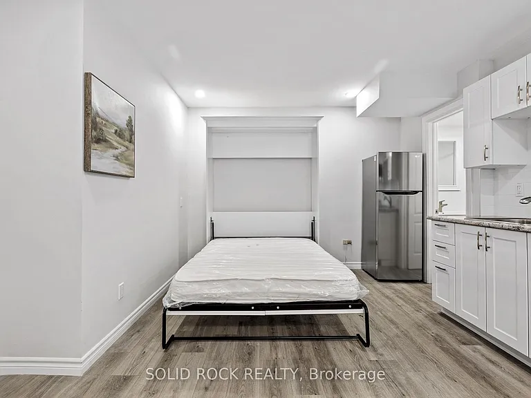 228 Lebreton St N — Photo 9
