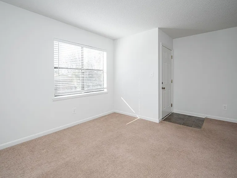Dana Apartments — Photo 25